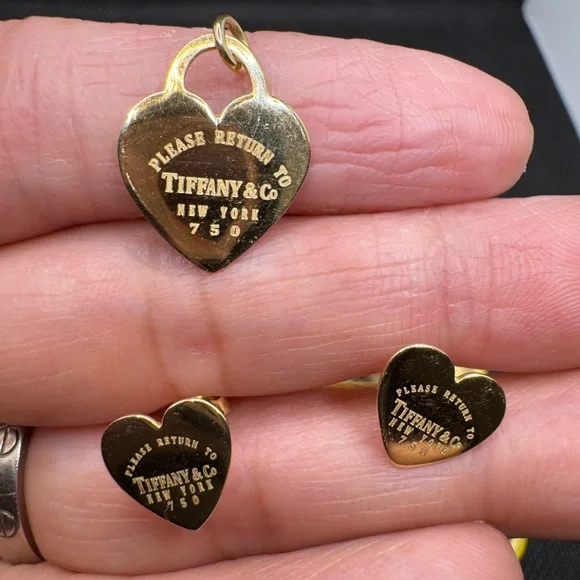 REAL 18k Saudi Gold Heart Earrings & Pendant Set NWOT 3.21g 750 Stamped - Picture 6 of 6